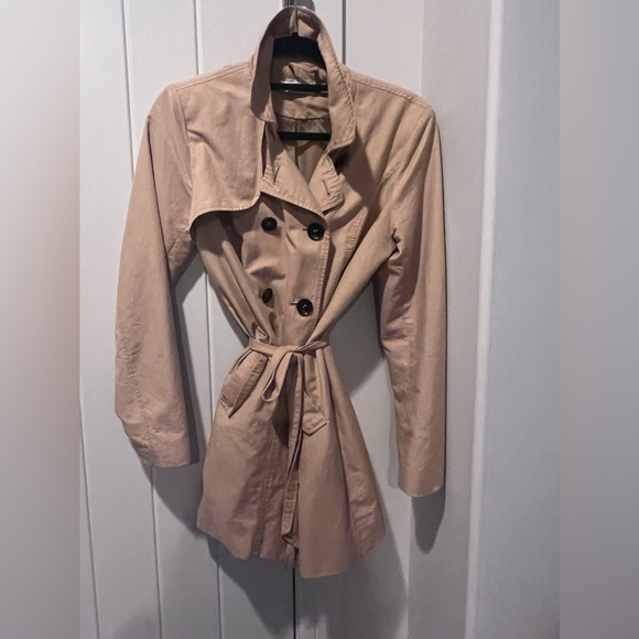 Only trench size m like new - Picture 2 of 4